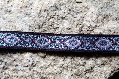 Ornament Bordeaux Rosa